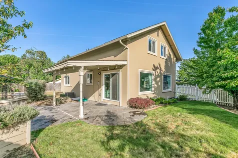 2430 Winslow Park Circle Medford OR 97504