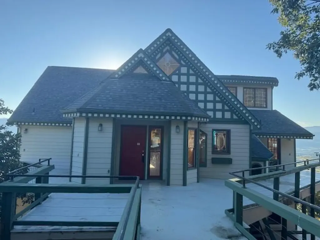 448 Timberlake Drive Ashland OR 97520