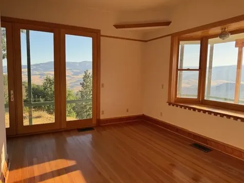 448 Timberlake Drive Ashland OR 97520