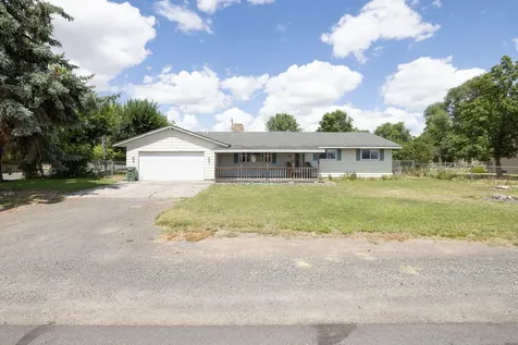 415 9th Street Metolius OR 97741