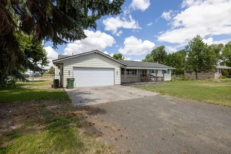 415 9th Street Metolius OR 97741