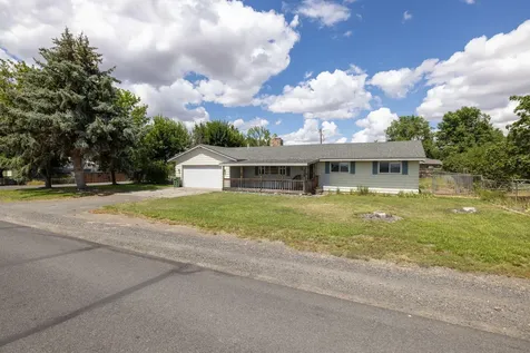 415 9th Street Metolius OR 97741