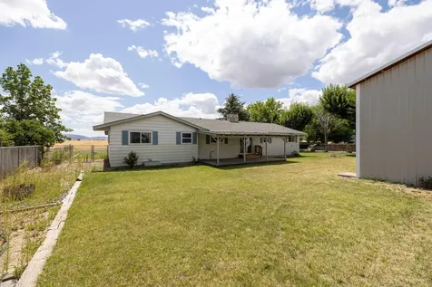 415 9th Street Metolius OR 97741