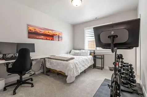 3827 NE Oakside Loop Bend OR 97701