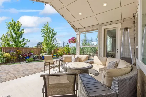 3827 NE Oakside Loop Bend OR 97701