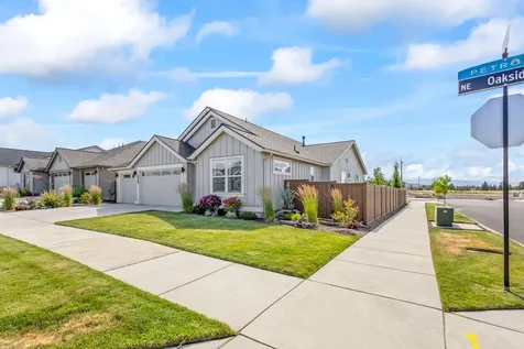 3827 NE Oakside Loop Bend OR 97701