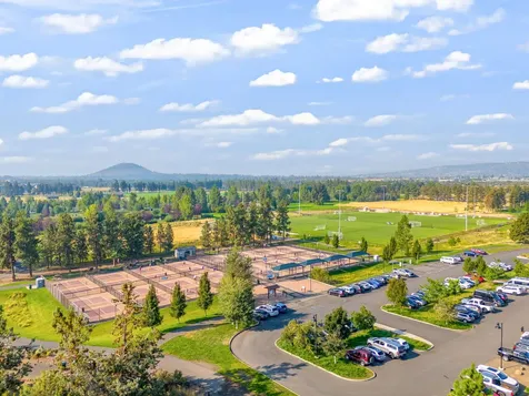 3827 NE Oakside Loop Bend OR 97701