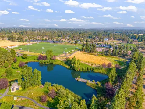 3827 NE Oakside Loop Bend OR 97701