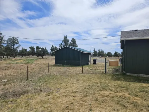 4477 NE Walnut Avenue Redmond OR 97756