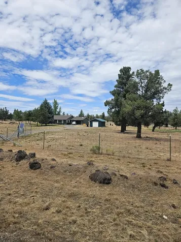 4477 NE Walnut Avenue Redmond OR 97756