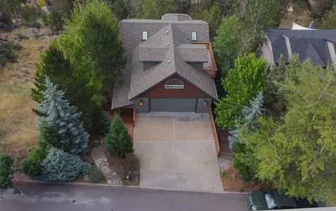 1785 SW Troon Avenue Bend OR 97702