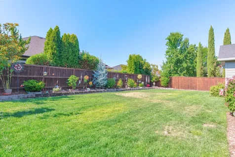 988 Pumpkin Ridge Eagle Point OR 97524