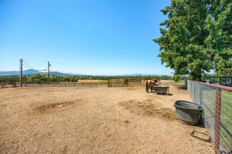 2511 Alta Vista Road Eagle Point OR 97524