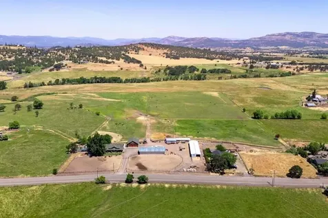2511 Alta Vista Road Eagle Point OR 97524