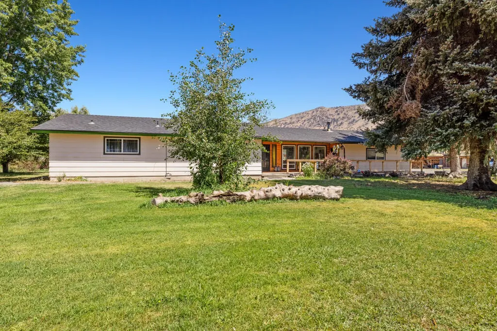 10145 Matney Way Klamath Falls OR 97603