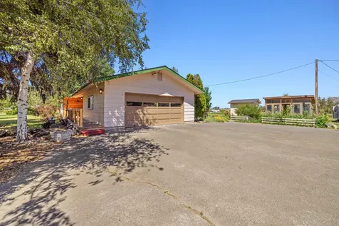 10145 Matney Way Klamath Falls OR 97603