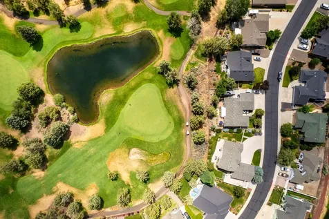 4198 SW Tommy Armour Lane Redmond OR 97756