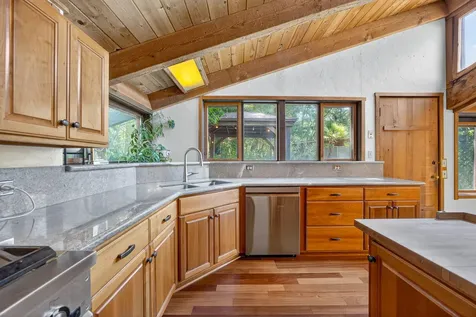 3256 East Evans Creek Road Rogue River OR 97537