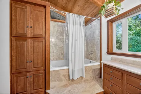 3256 East Evans Creek Road Rogue River OR 97537