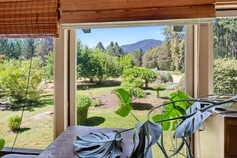 3256 East Evans Creek Road Rogue River OR 97537