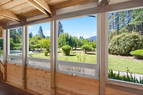 3256 East Evans Creek Road Rogue River OR 97537