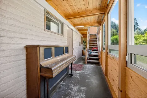 3256 East Evans Creek Road Rogue River OR 97537