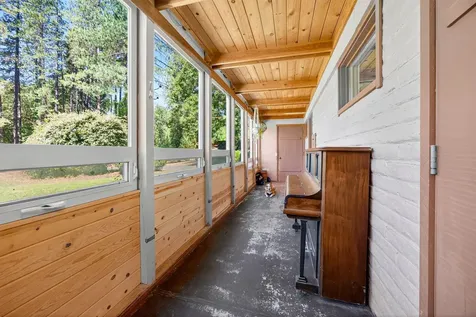 3256 East Evans Creek Road Rogue River OR 97537