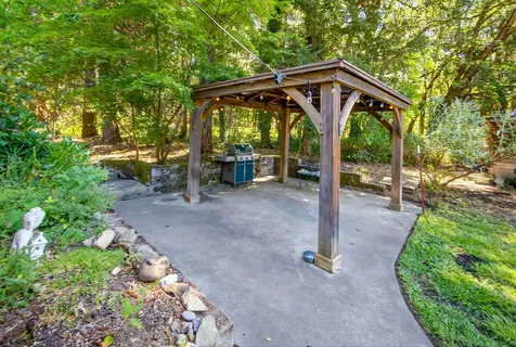 3256 East Evans Creek Road Rogue River OR 97537