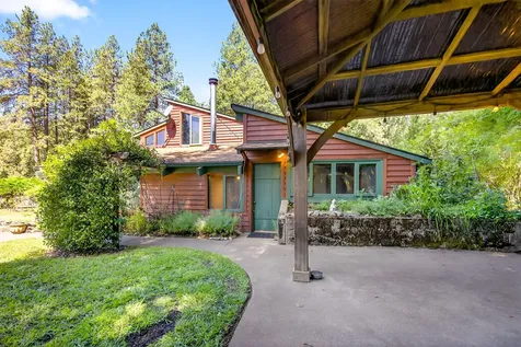 3256 East Evans Creek Road Rogue River OR 97537