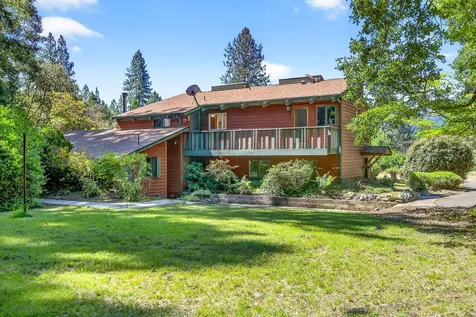 3256 East Evans Creek Road Rogue River OR 97537