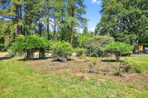 3256 East Evans Creek Road Rogue River OR 97537