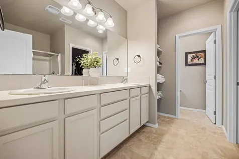 3124 SW Cascade Avenue Redmond OR 97756