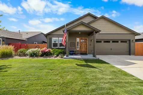 3124 SW Cascade Avenue Redmond OR 97756