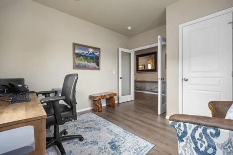 3124 SW Cascade Avenue Redmond OR 97756