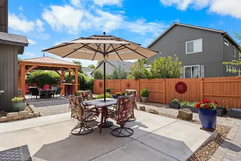 3124 SW Cascade Avenue Redmond OR 97756