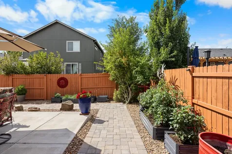 3124 SW Cascade Avenue Redmond OR 97756