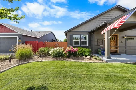 3124 SW Cascade Avenue Redmond OR 97756