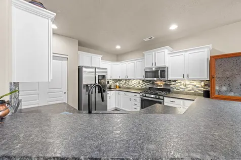 3124 SW Cascade Avenue Redmond OR 97756