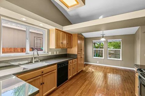 1612 Inverness Drive Medford OR 97504