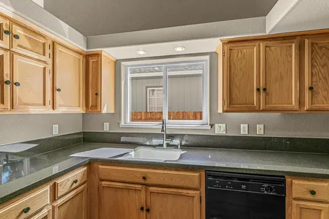 1612 Inverness Drive Medford OR 97504