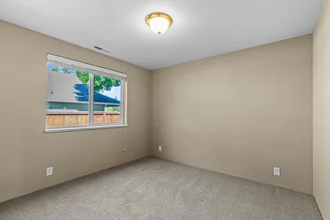 1612 Inverness Drive Medford OR 97504