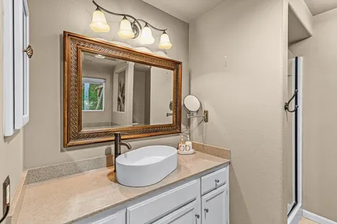 1612 Inverness Drive Medford OR 97504