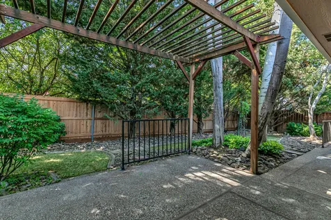 1612 Inverness Drive Medford OR 97504