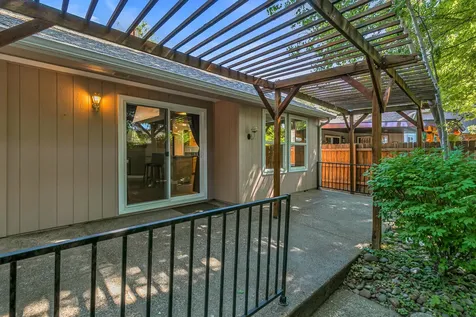 1612 Inverness Drive Medford OR 97504
