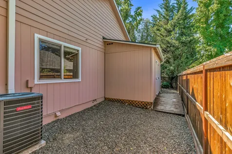 1612 Inverness Drive Medford OR 97504