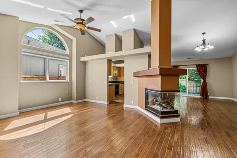 1612 Inverness Drive Medford OR 97504