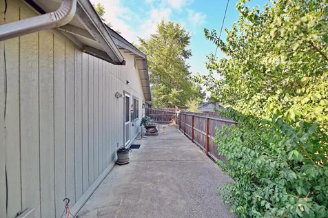 1211 Locust Street Medford OR 97501