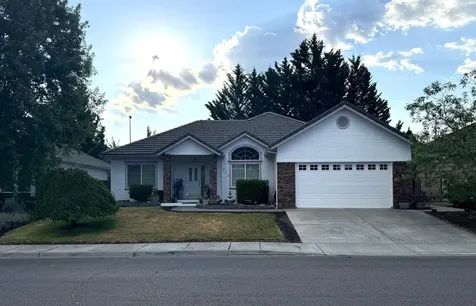 713 Eastridge Drive Medford OR 97504