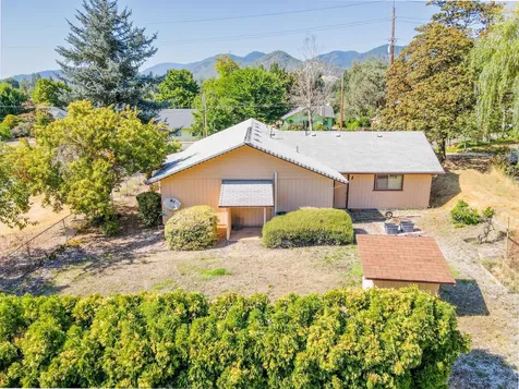 1931 Fruitdale Drive Grants Pass OR 97527