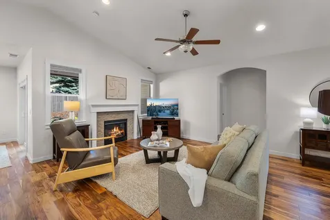 1830 NE Janice Way Bend OR 97701